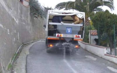 Piano neve: in azione nella notte i mezzi spargisale